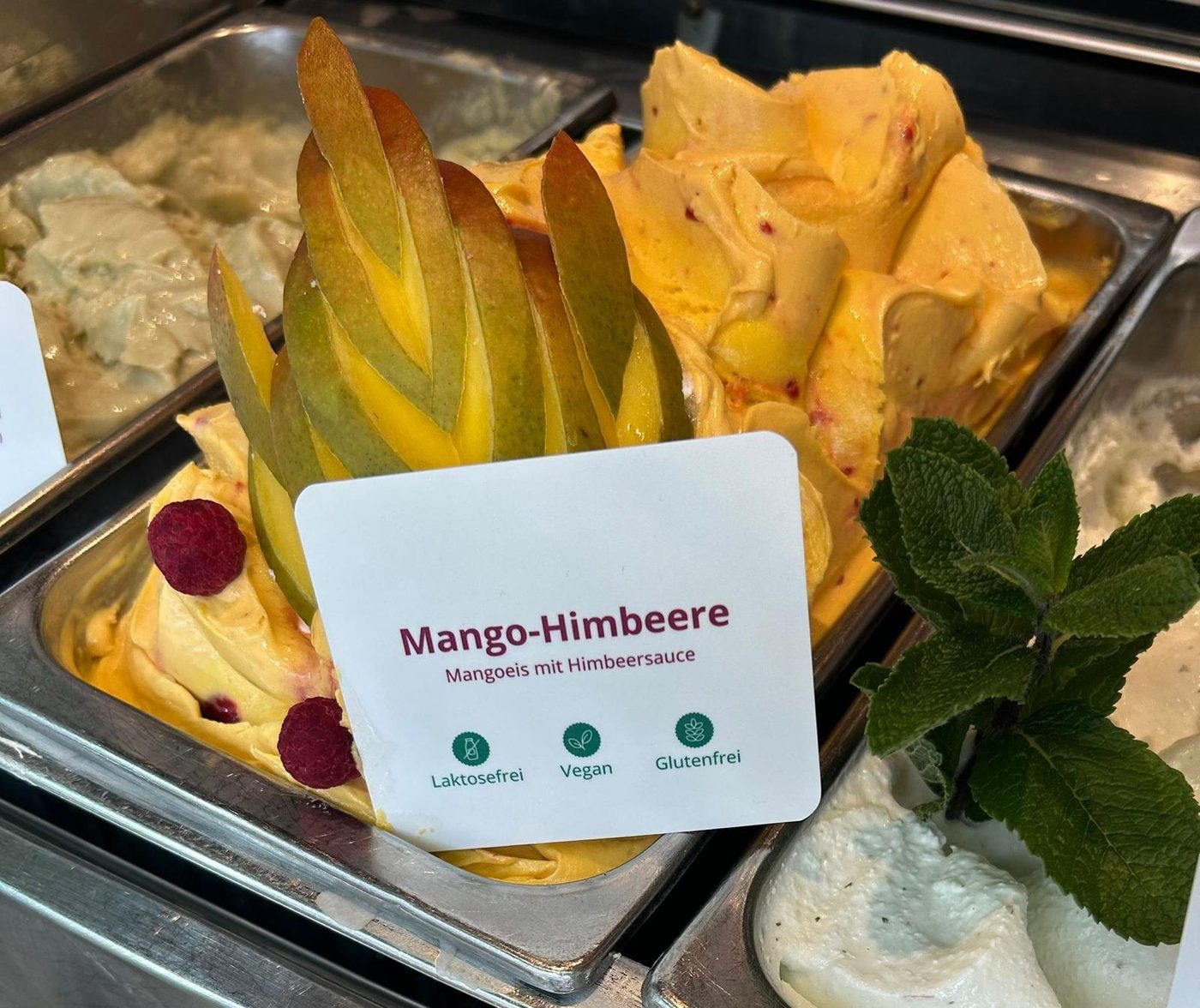 Premium-Eissorten in der Vitrine